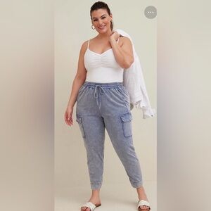 🖤TORRID CHALLIS CARGO BLUE MINERAL WASH NYLON SUMMER JOGGERS SIZE 2X🖤